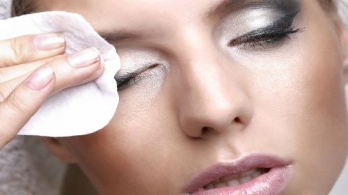 Popular Make Up removers for healthy and glowing skin