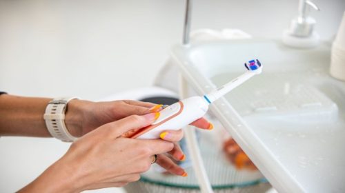 Popular Electric tooth brushes you can buy for healthy teeth